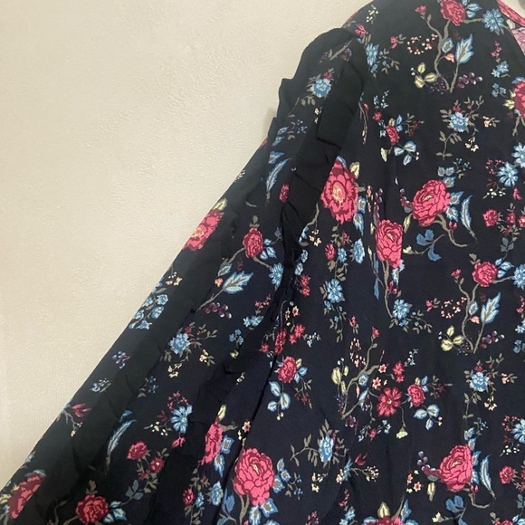 BP NWT black fall floral ruffle sleeve keyhole back blouse size L - Picture 5 of 6